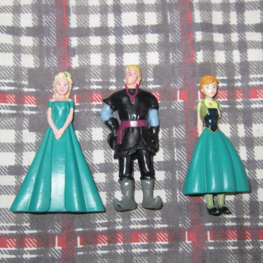 Frozen - Elsa, Kristoff, Anna figures - Disney